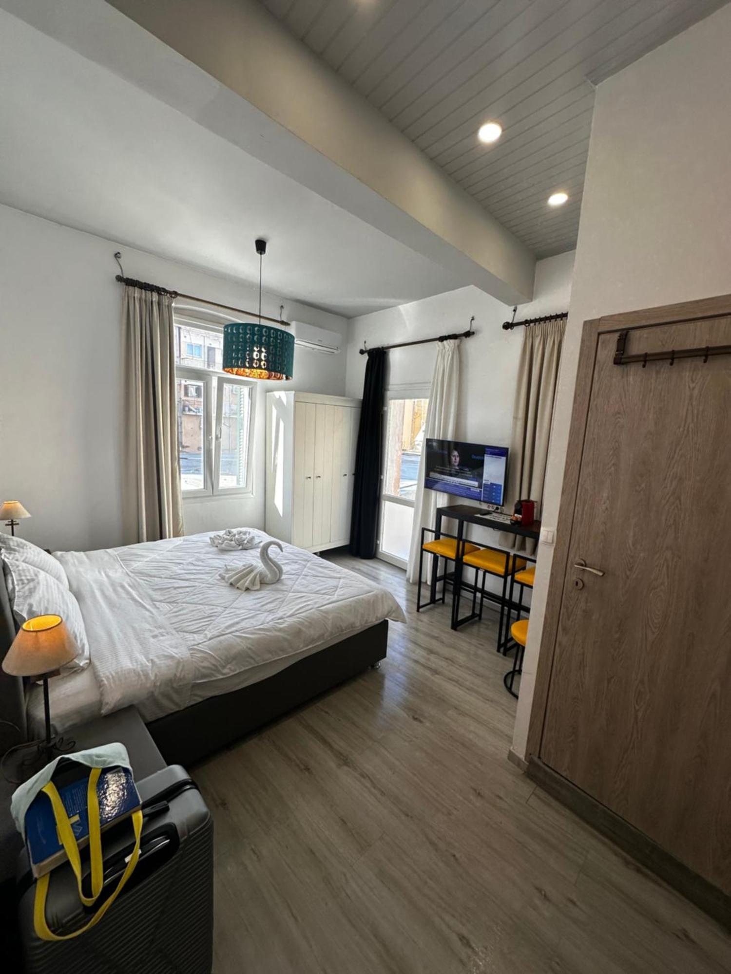 Travelers Luxury Suites, Studios & Apartments Corfu  Екстериор снимка