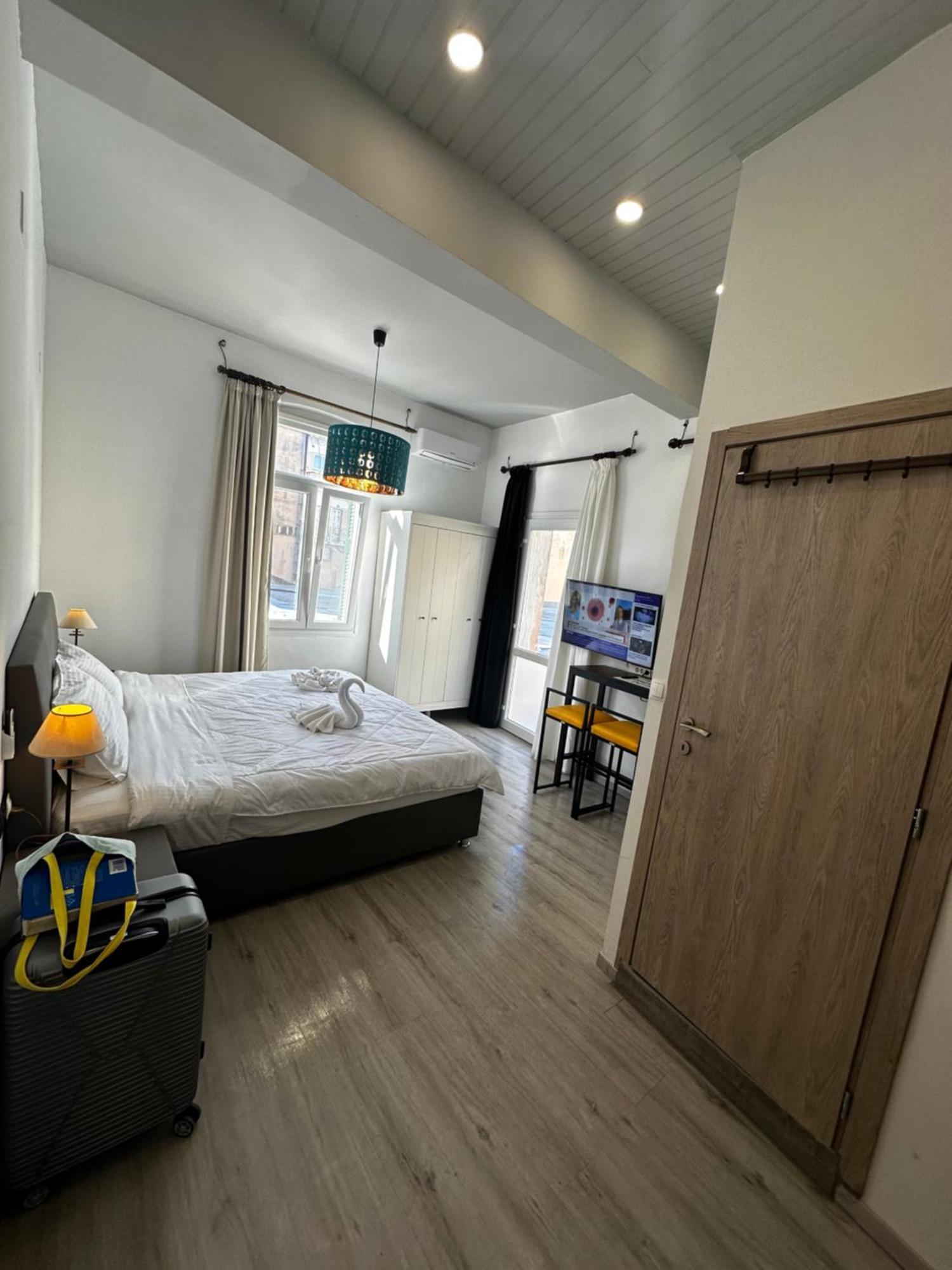 Travelers Luxury Suites, Studios & Apartments Corfu  Екстериор снимка
