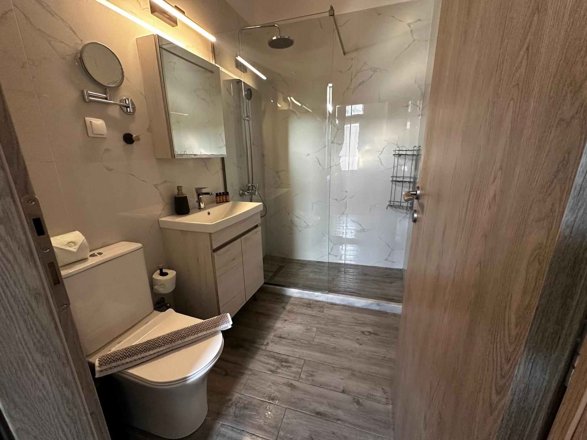 Travelers Luxury Suites, Studios & Apartments Corfu  Екстериор снимка