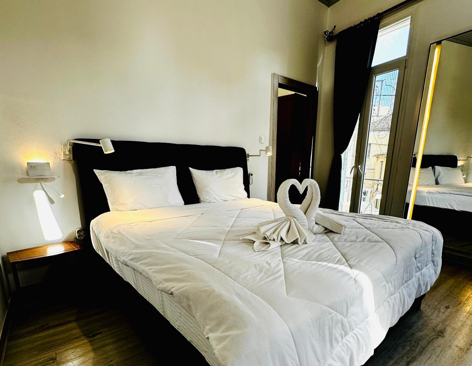 Travelers Luxury Suites, Studios & Apartments Corfu  Екстериор снимка