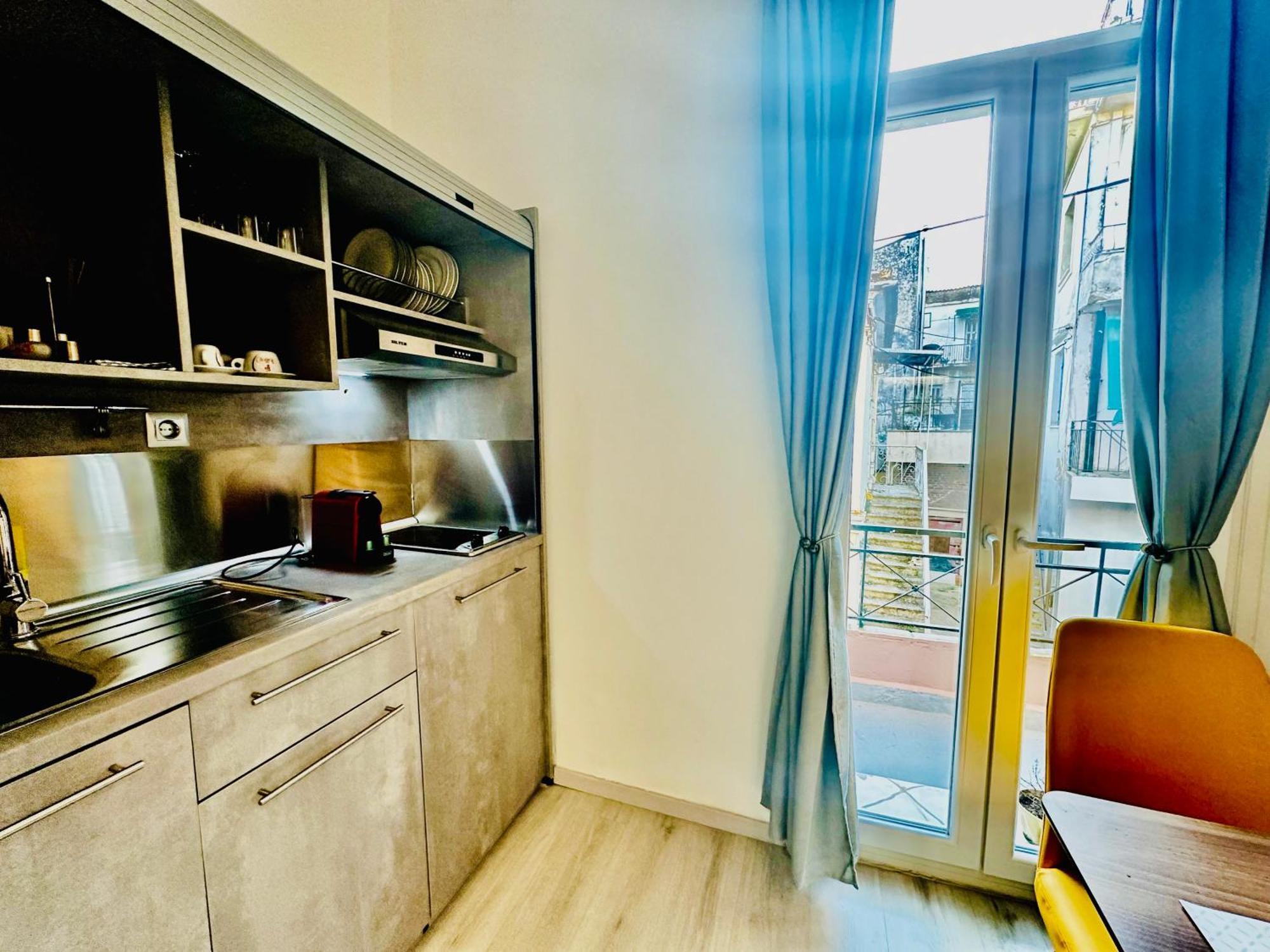 Travelers Luxury Suites, Studios & Apartments Corfu  Екстериор снимка