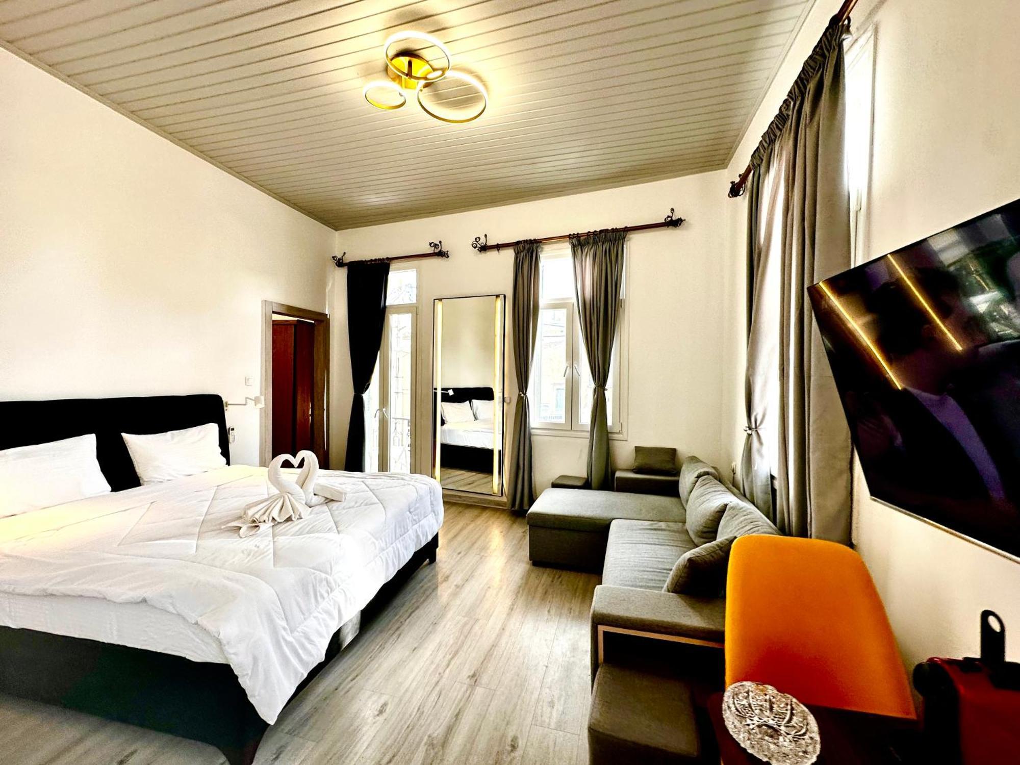 Travelers Luxury Suites, Studios & Apartments Corfu  Екстериор снимка