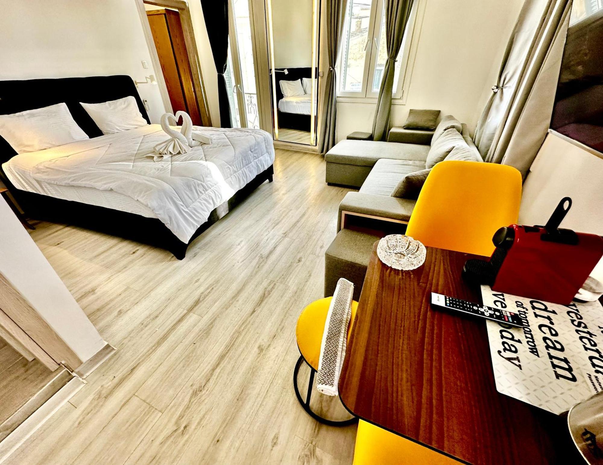 Travelers Luxury Suites, Studios & Apartments Corfu  Екстериор снимка