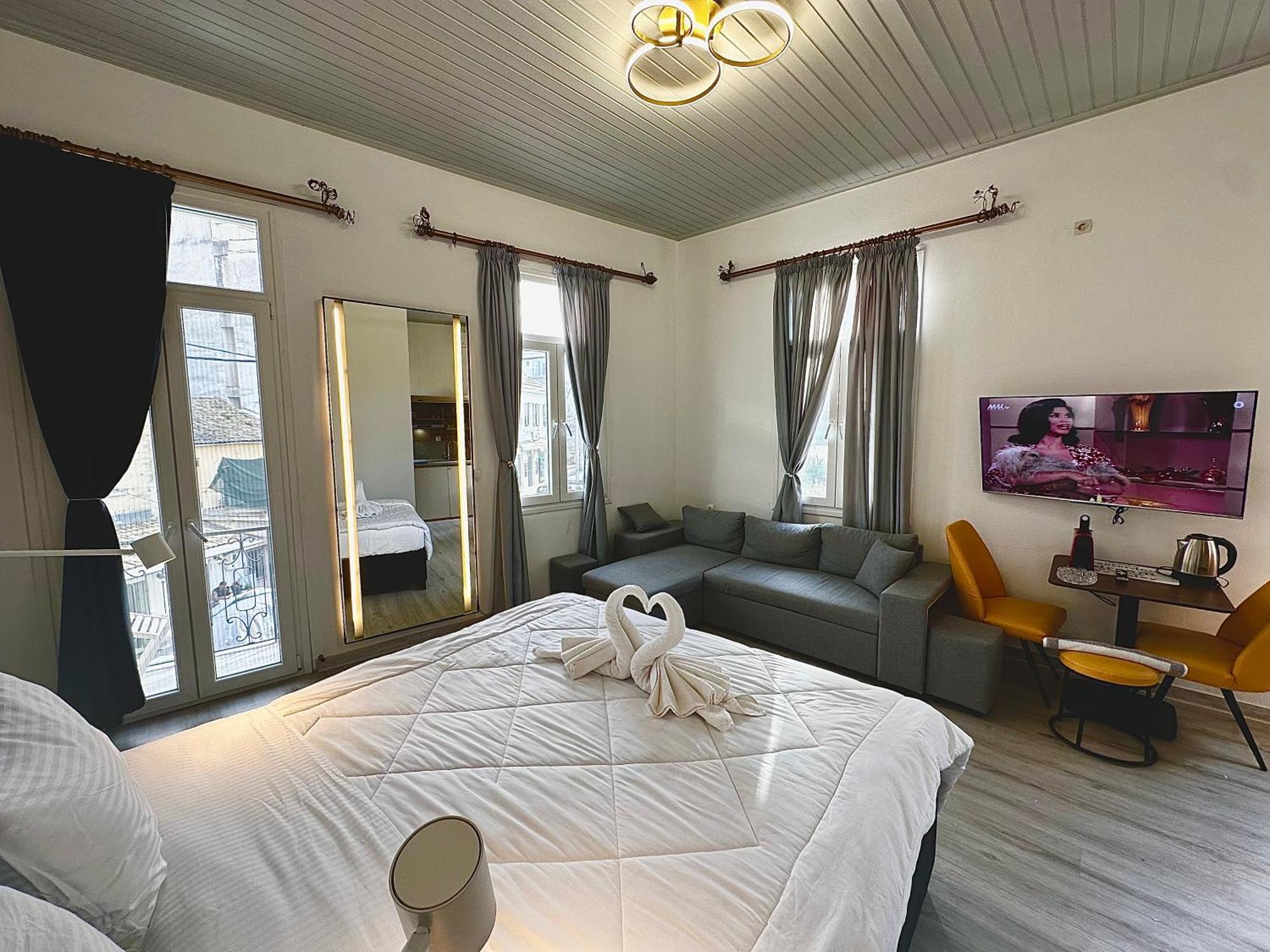 Travelers Luxury Suites, Studios & Apartments Corfu  Екстериор снимка