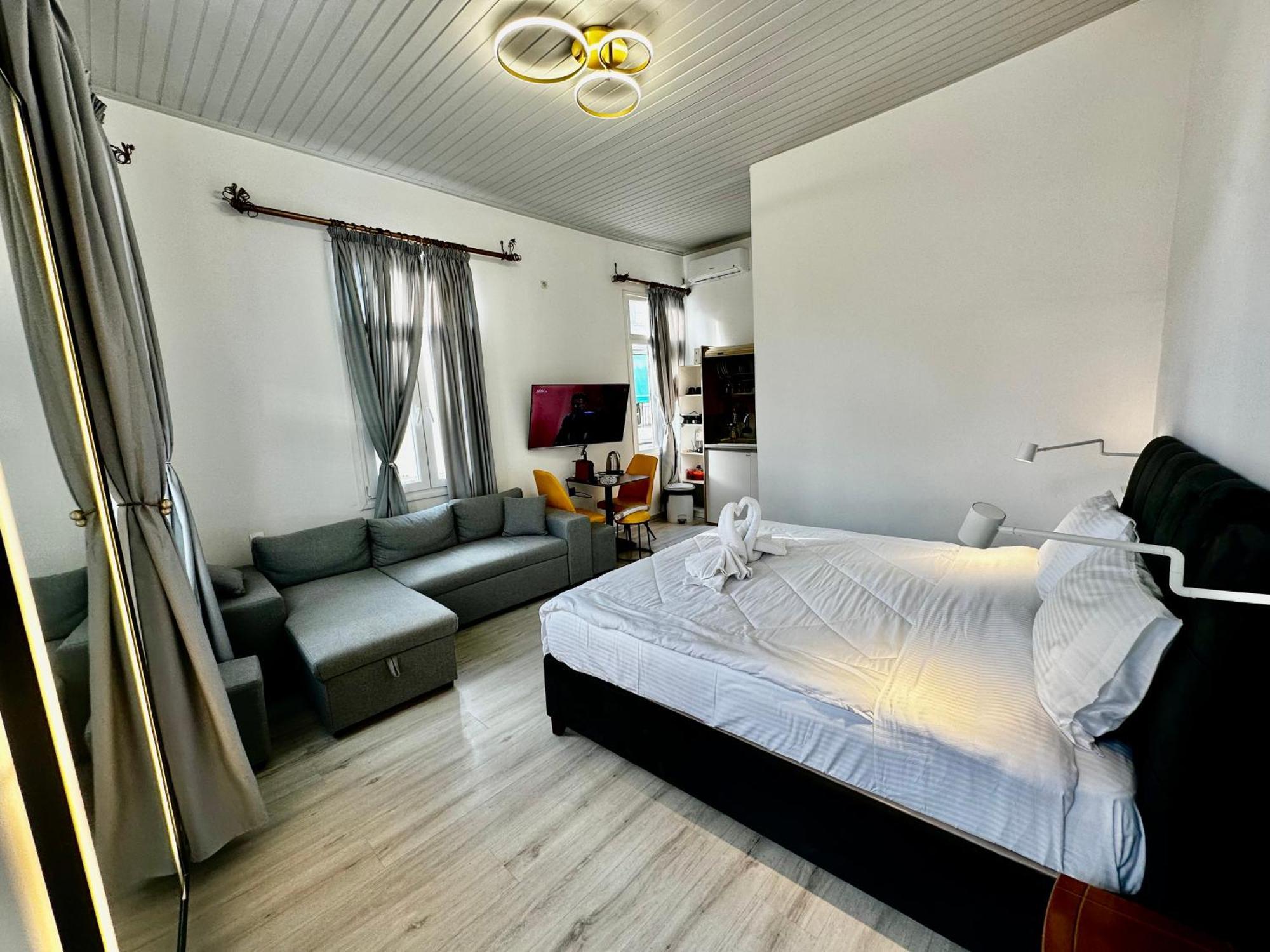 Travelers Luxury Suites, Studios & Apartments Corfu  Екстериор снимка