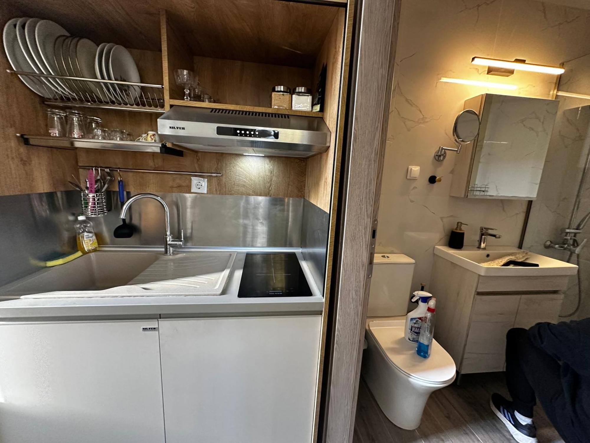 Travelers Luxury Suites, Studios & Apartments Corfu  Екстериор снимка