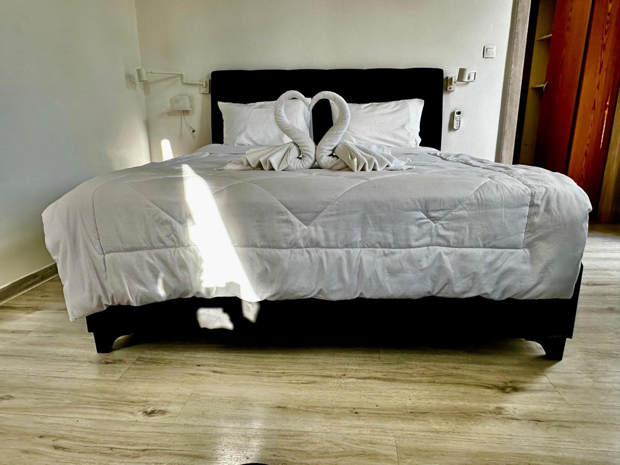 Travelers Luxury Suites, Studios & Apartments Corfu  Екстериор снимка