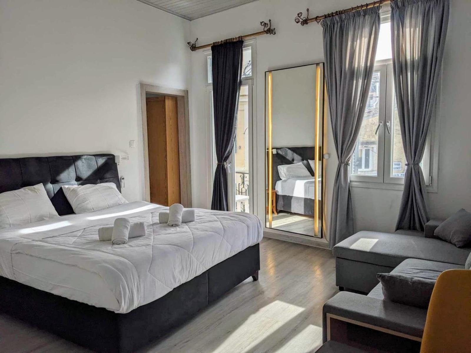 Travelers Luxury Suites, Studios & Apartments Corfu  Екстериор снимка
